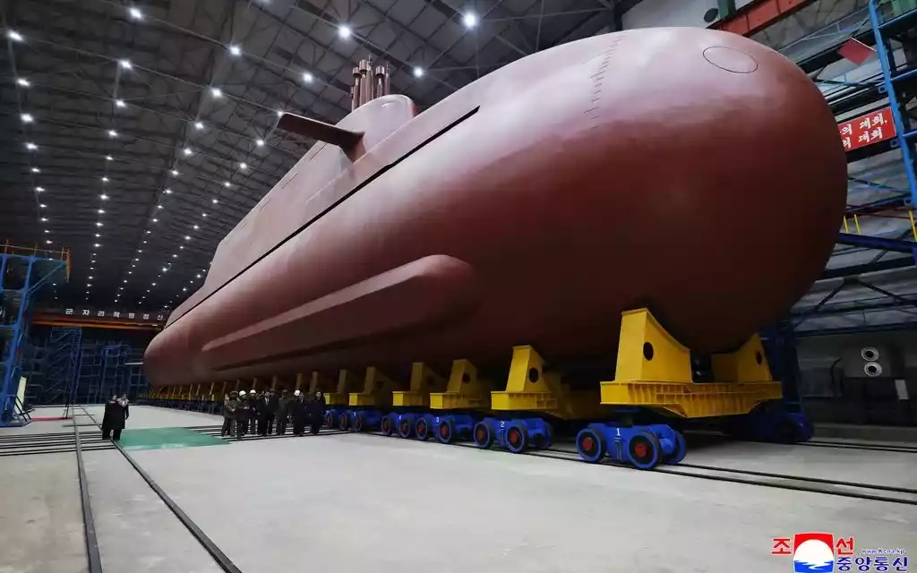 北朝鮮が原子力潜水艦の新たな画像を公開した。