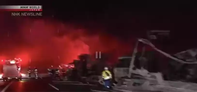 Tai nạn li&ecirc;n ho&agrave;n hơn 50 xe tr&ecirc;n cao tốc gần Tokyo (Nhật Bản) - Ảnh 2.