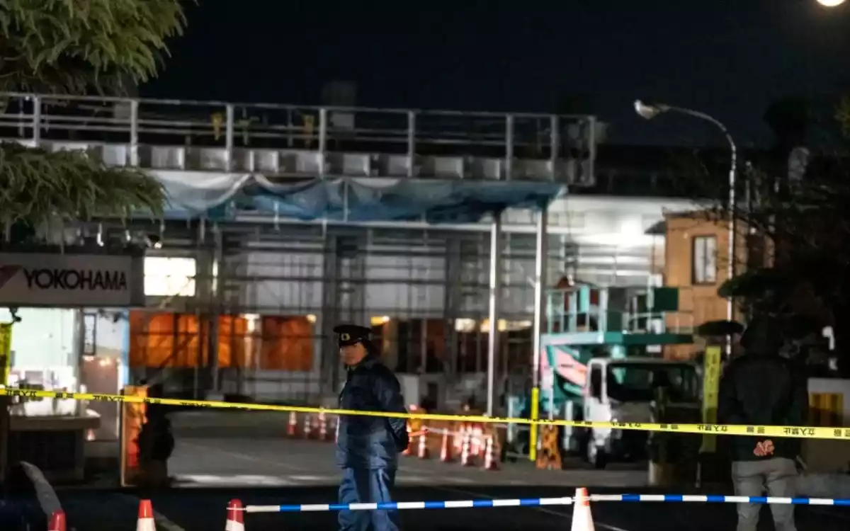 日本の工場で刃物と化学物質を使った攻撃があり、少なくとも15人が負傷した。