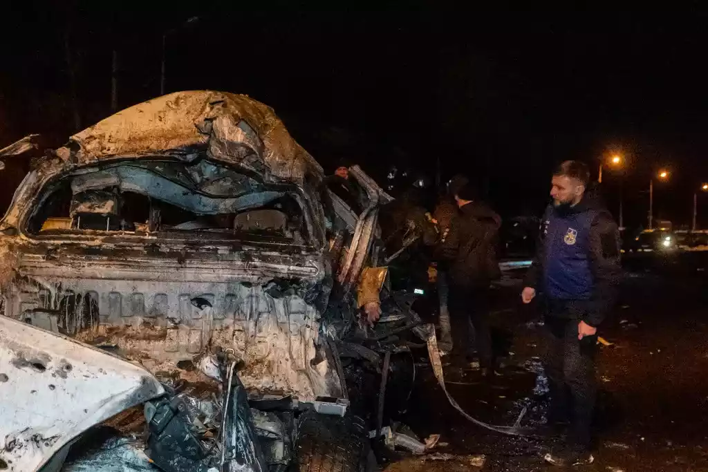 Nga dồn dập tấn c&ocirc;ng cảng biển, hạ tầng năng lượng v&agrave; đường sắt tr&ecirc;n khắp Ukraine- Ảnh 1.