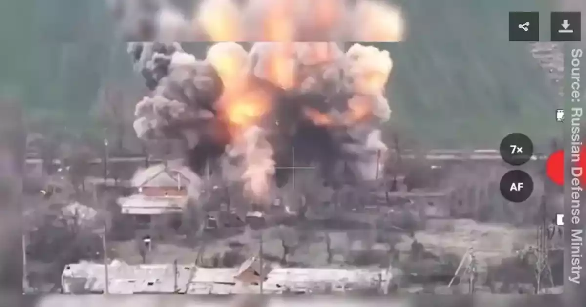 Tổng thống Putin ch&uacute;c mừng qu&acirc;n đội Nga kiểm so&aacute;t thị trấn chiến lược tại Ukraine- Ảnh 1.