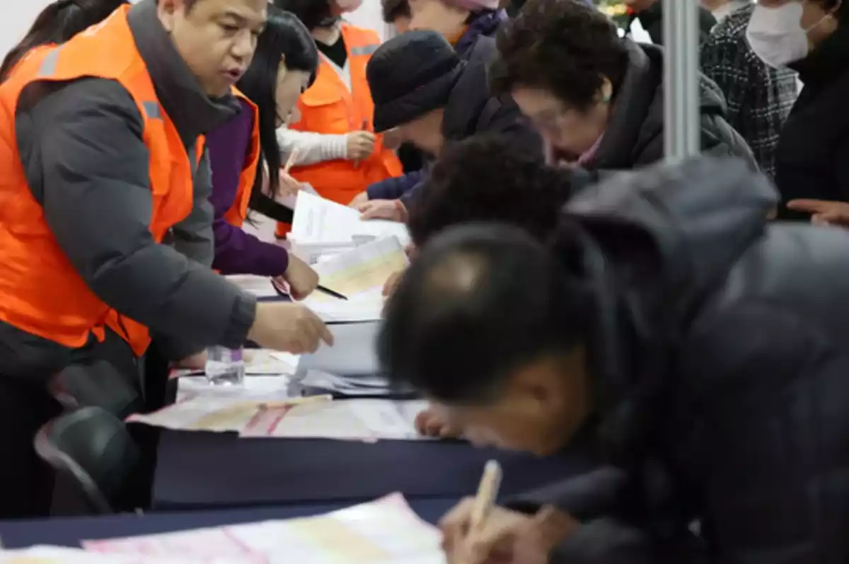 Gần 4/10 người cao tuổi H&agrave;n Quốc sống dưới chuẩn ngh&egrave;o- Ảnh 1.