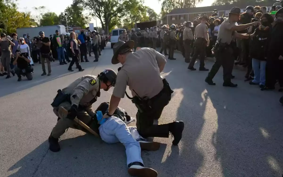 米国の移民はビザ政策の厳格化を懸念して渡航を制限している。