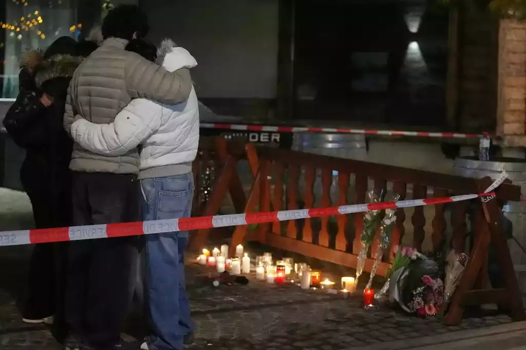 Thụy Sĩ khẩn trương điều tra nguy&ecirc;n nh&acirc;n vụ hỏa hoạn thảm khốc tại khu nghỉ dưỡng- Ảnh 3.