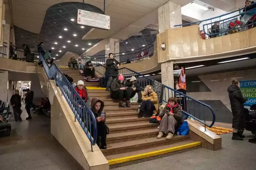 Nga ph&oacute;ng t&ecirc;n lửa si&ecirc;u vượt &acirc;m Oreshnik tấn c&ocirc;ng Ukraine gần bi&ecirc;n giới NATO - Ảnh 4.