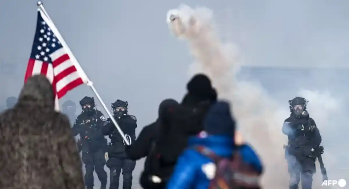 Bùng phát làn sóng phẫn nộ sau nổ súng chết người thứ hai của đặc vụ Mỹ tại Minneapolis - Ảnh 2.