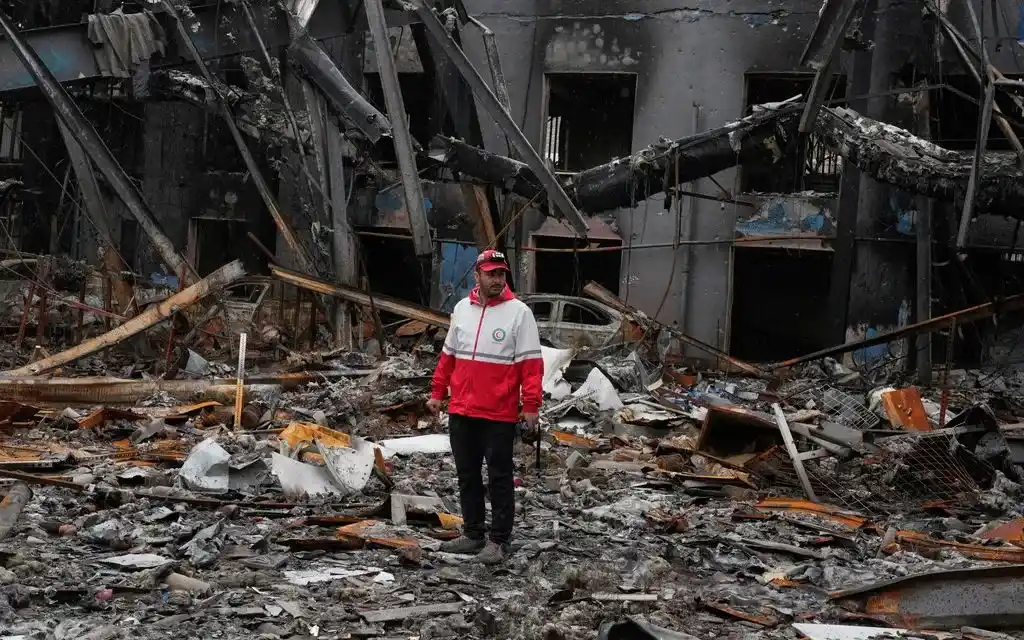 各国がパキスタンで会合を開き、中東紛​​争終結に向けた解決策を模索した。