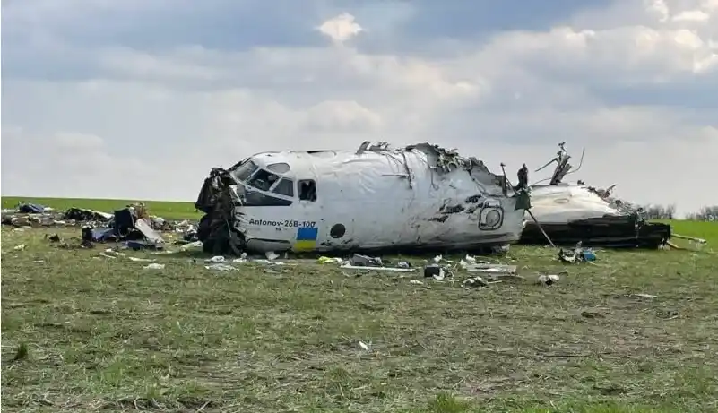 ロシア軍機がクリミアで墜落、少なくとも29人が死亡 - 写真1。 Máy bay quân sự Nga rơi tại Crimea, ít nhất 29 người thiệt mạng - Ảnh 1.