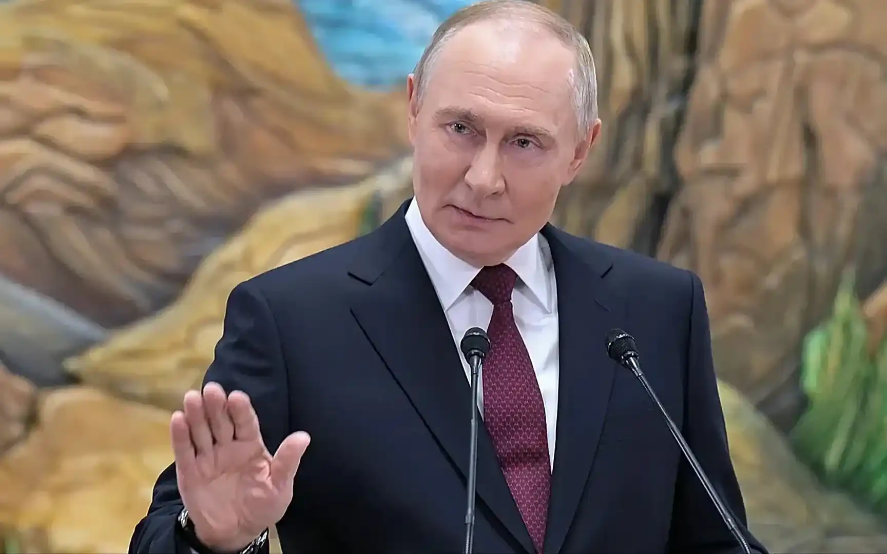 Tổng thống Zelensky đề xuất ngừng bắn với Nga nh&acirc;n dịp lễ Phục sinh - Ảnh 2.