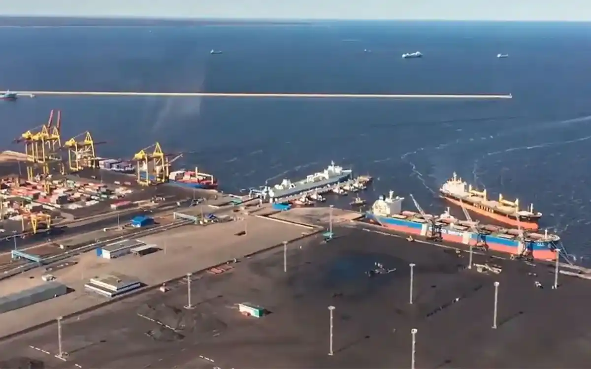 ウクライナはロシアのウスト＝ルガ港への空爆を継続している。